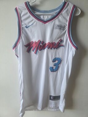 Nike Dwyane Wade Miami Heat Vice Jersey #3 White Size 52 Swingman NBA Fit M / L